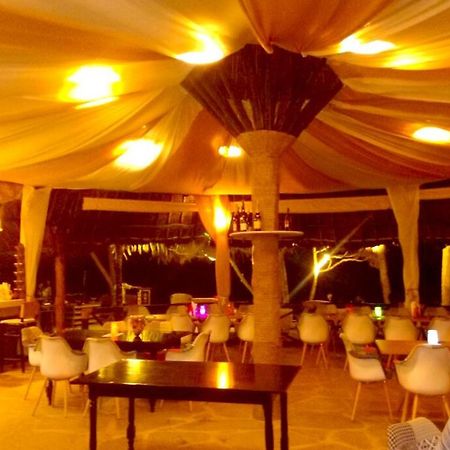 דיאני ביץ' Bahari Dhow Beach Villas מראה חיצוני תמונה