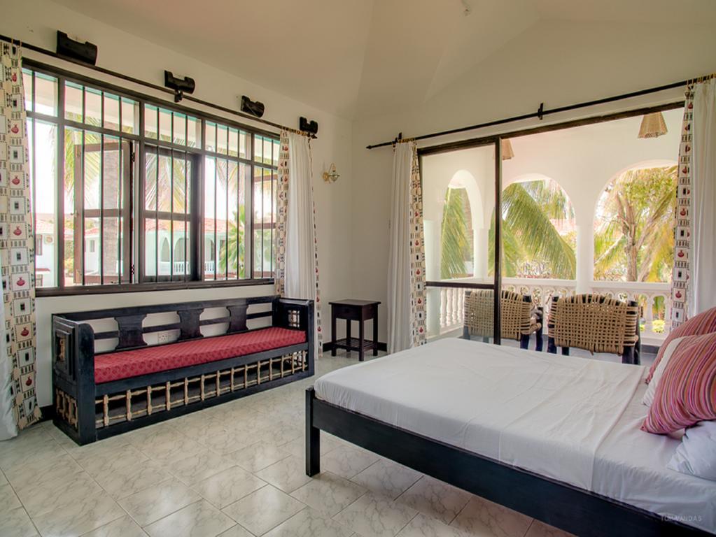 דיאני ביץ' Bahari Dhow Beach Villas מראה חיצוני תמונה